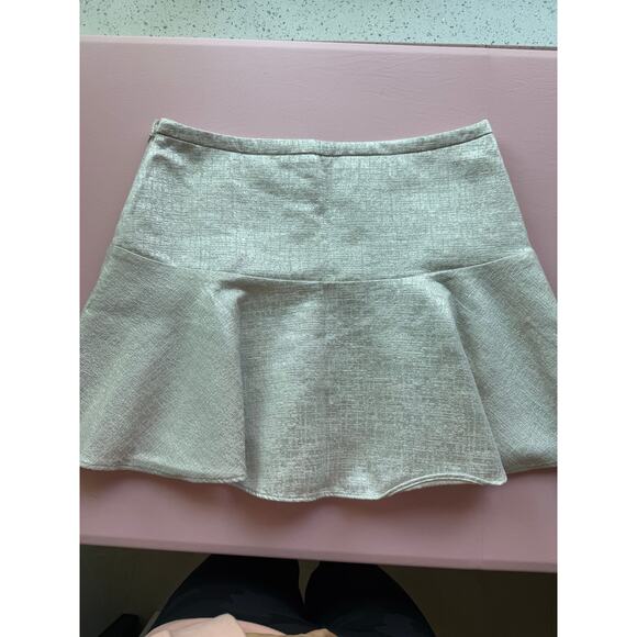 Express Silver Textured Flounce Skirt – Size 8 - Picture 8 of 8